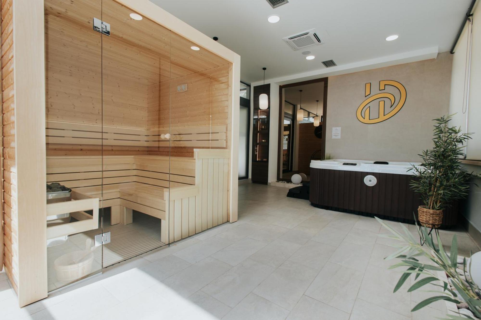 Hotel Diplomat By Aycon Будва Экстерьер фото