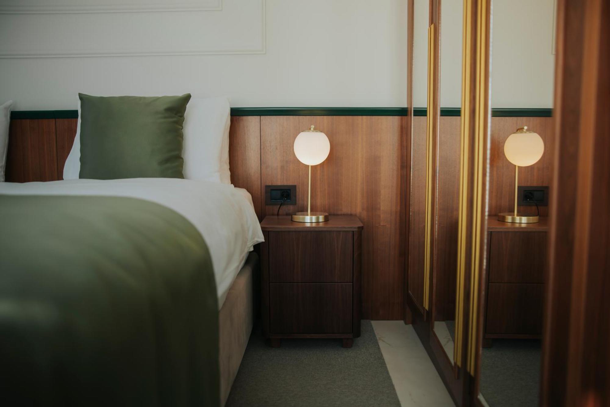 Hotel Diplomat By Aycon Будва Экстерьер фото